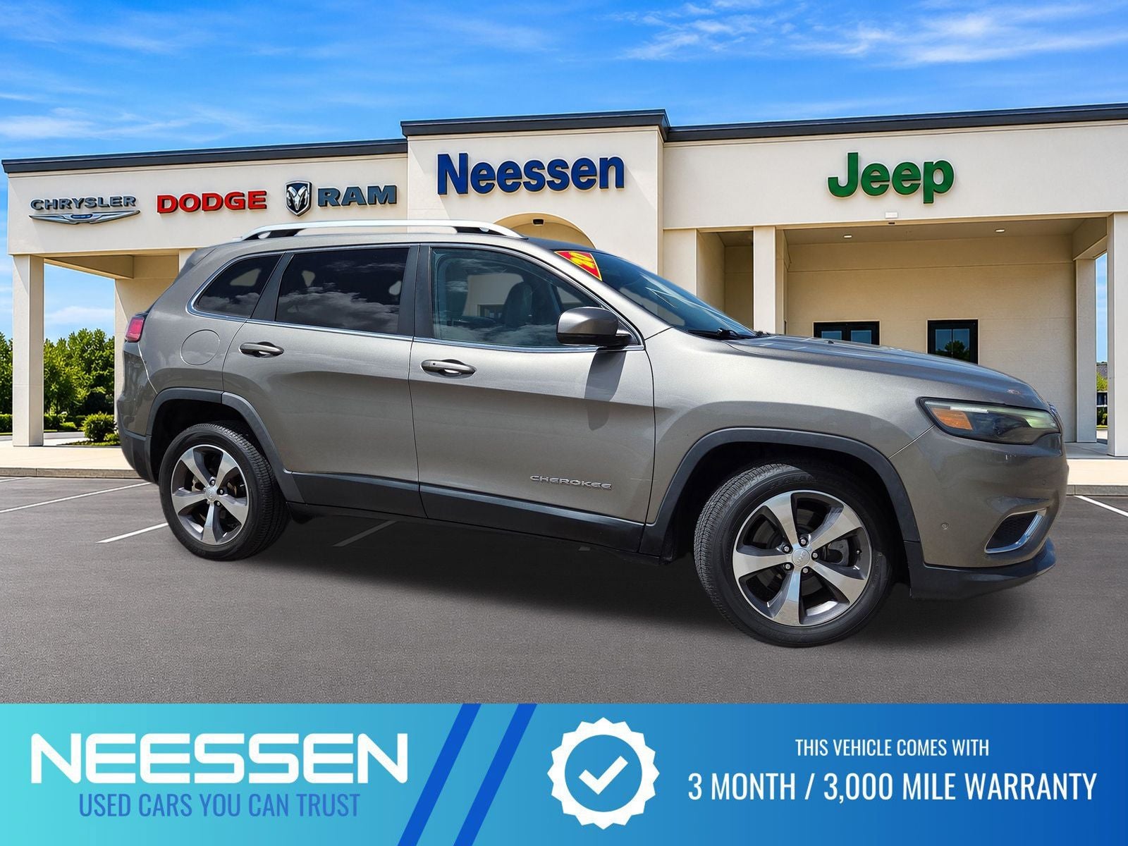 2020 Jeep Cherokee Limited in Gray — front three-quarter view