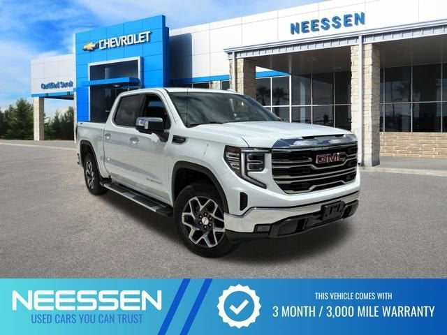 2023 GMC Sierra 1500 SLT in Summit White — front three-quarter view