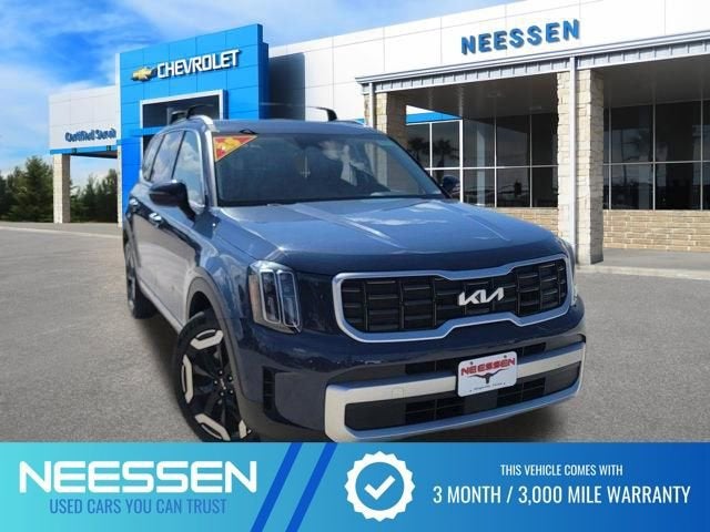 2025 Kia Telluride S in Green — front three-quarter view