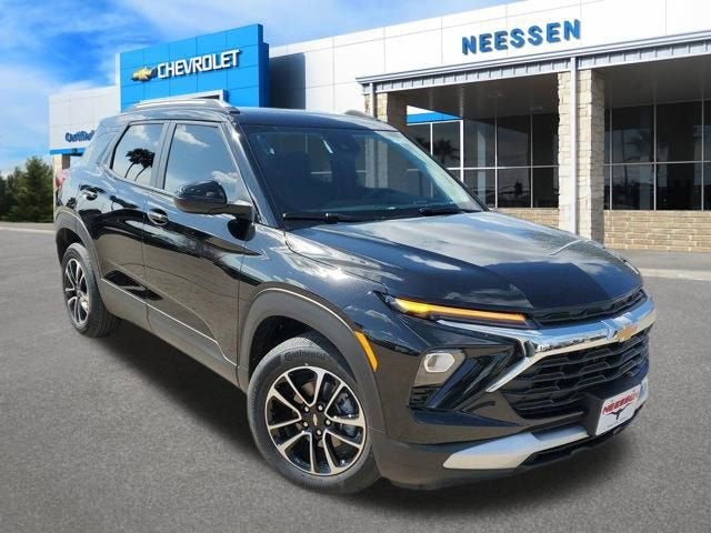 2026 Chevrolet Trailblazer LT in Mosaic Black Metallic — front three-quarter view